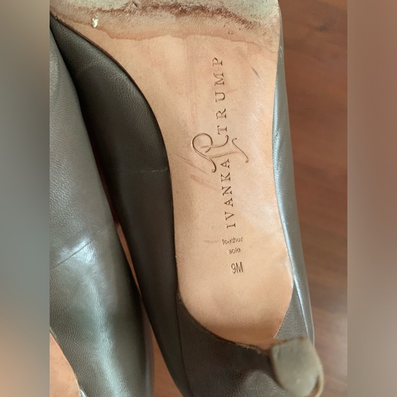 IVANKA TRUMP Women’s Leather Stiletto Heel Gray Size 9M - Picture 5 of 9